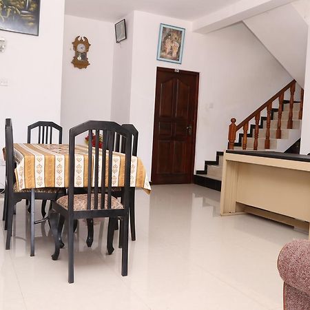 Hotel Whitehouse Tissamaharama Extérieur photo