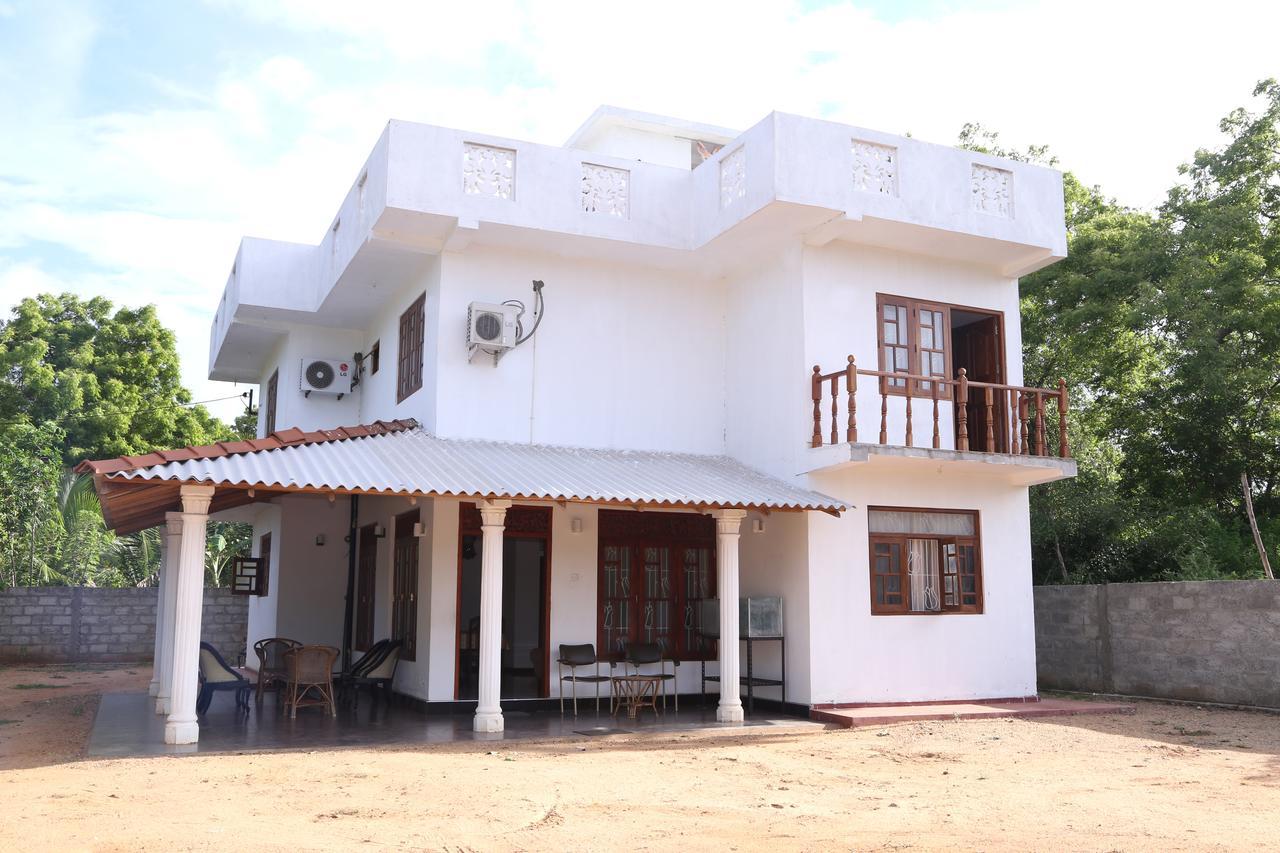 Hotel Whitehouse Tissamaharama Extérieur photo