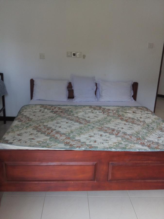 Hotel Whitehouse Tissamaharama Extérieur photo