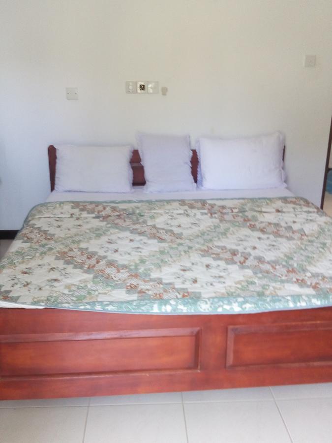 Hotel Whitehouse Tissamaharama Extérieur photo
