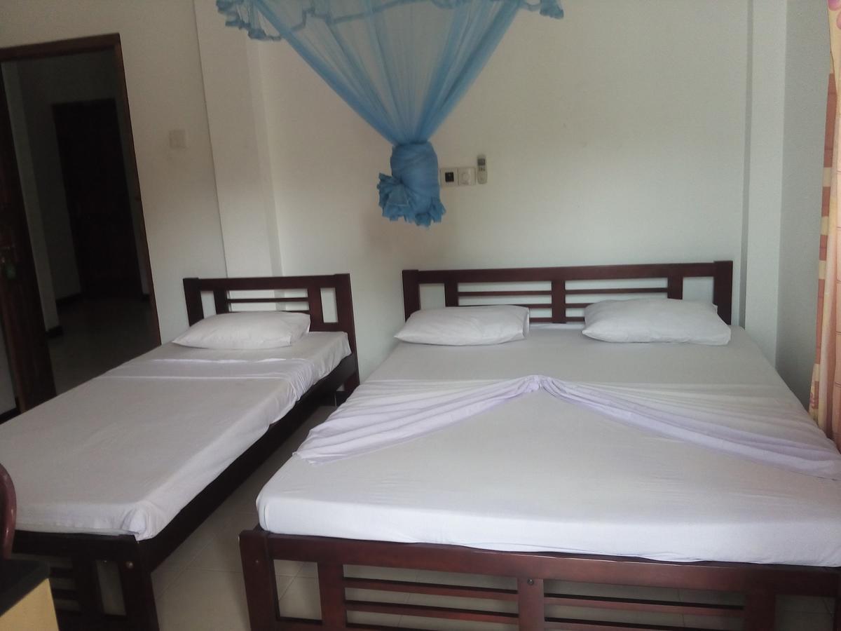 Hotel Whitehouse Tissamaharama Extérieur photo