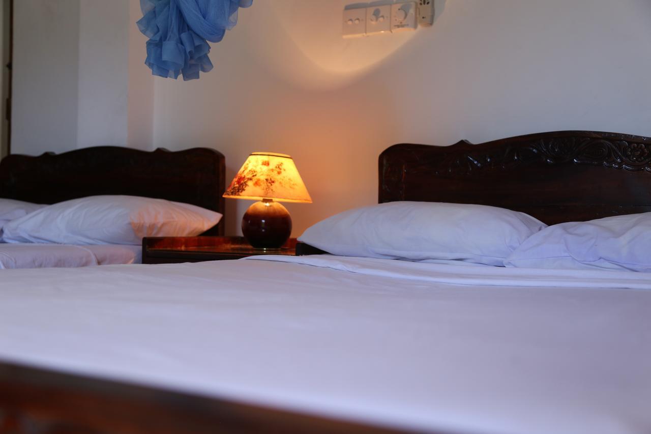 Hotel Whitehouse Tissamaharama Extérieur photo