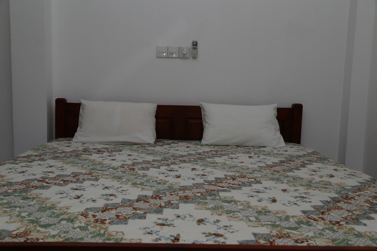 Hotel Whitehouse Tissamaharama Extérieur photo