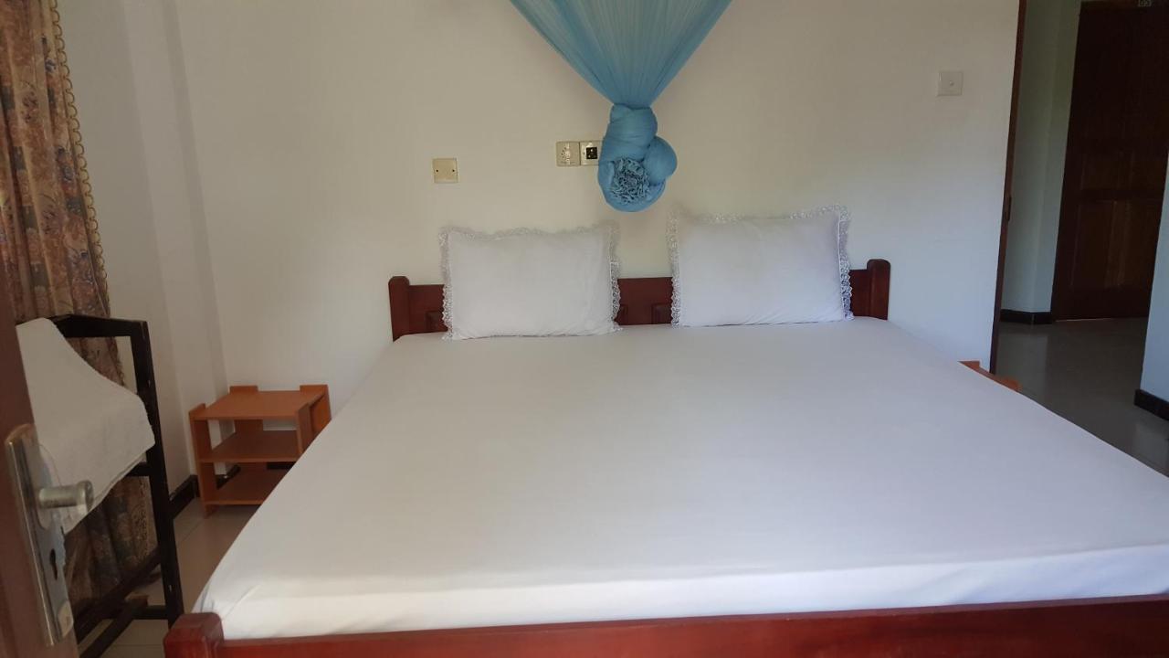 Hotel Whitehouse Tissamaharama Extérieur photo